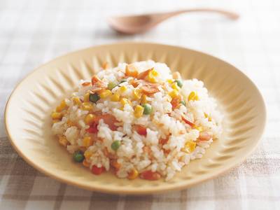 鮭 さけ フレークとミックスベジタブルの炒めピラフ レシピ 高城 順子さん みんなのきょうの料理 おいしいレシピや献立を探そう