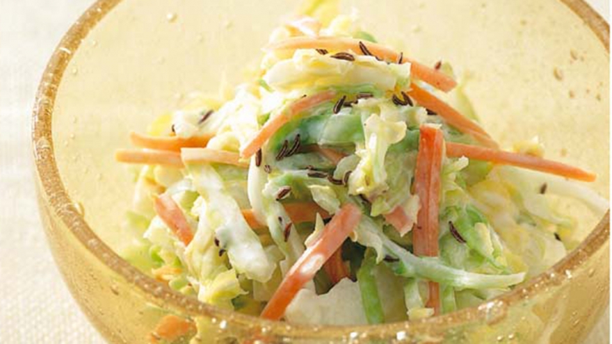 秋のコールスローとタヒニケシの実のドレッシングのレシピ