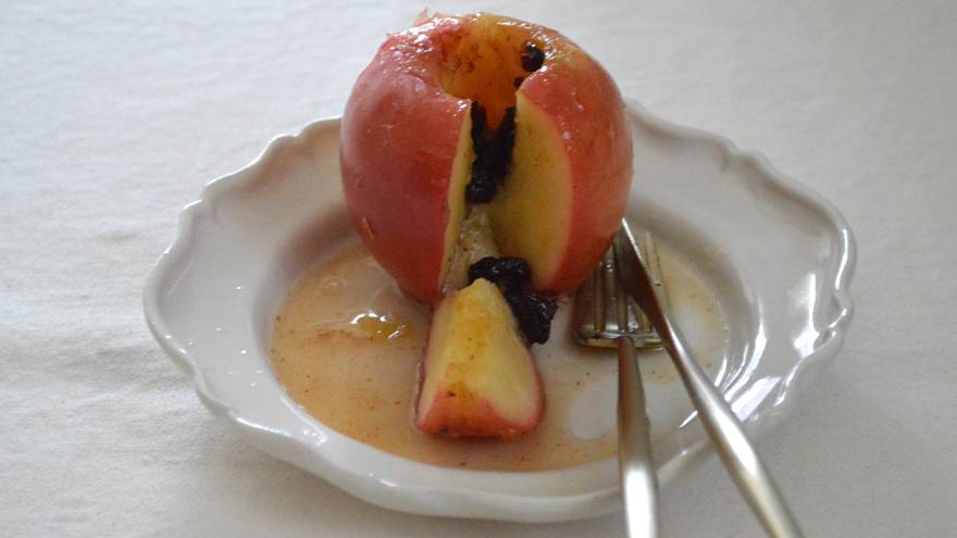 レーズンバターの焼きリンゴ