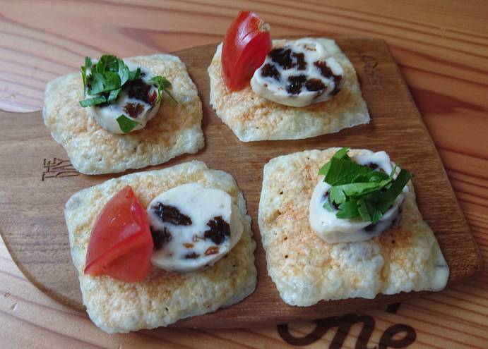 レーズンバターとパリパリチーズで簡単おつまみ 