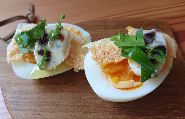 レーズンバターとパリパリチーズで簡単おつまみ 