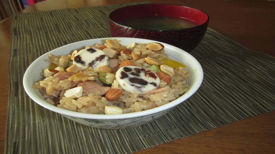 夏野菜と鶏肉の炊き込みご飯
