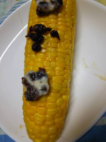 レンチンとうもろこしの小岩井 レーズンアンドバターのせ