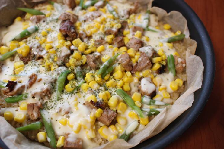 子どもと一緒に♪照り焼きチキンとマヨコーンのライスピザ