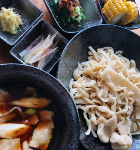 孫と曽孫でつなぐ、おばあちゃんの思い出うどん