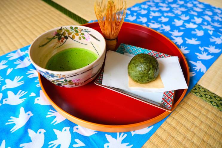 どっしりもっちり よもぎ酒饅頭
