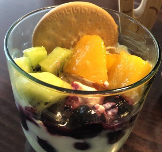 水切りヨーグルトパフェ（みりん風味）