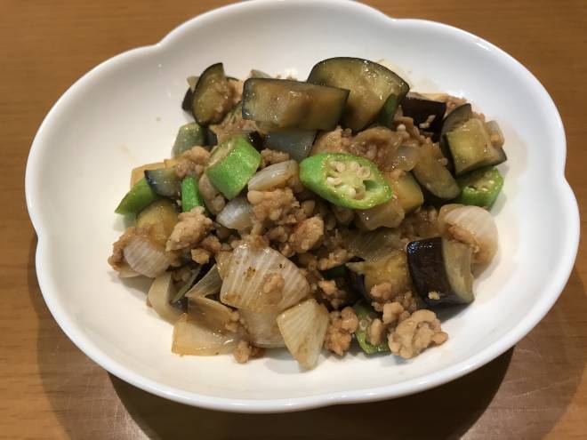 夏野菜と挽肉炒め