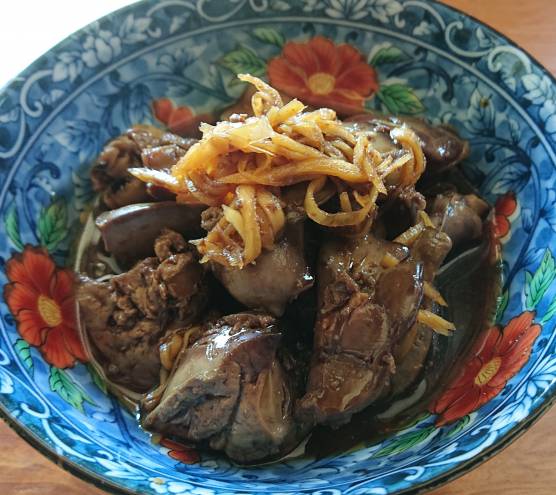 レバーとハツの煮物