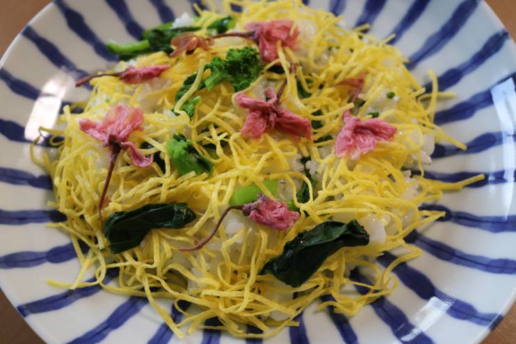 シラスと菜花のチラシ寿司