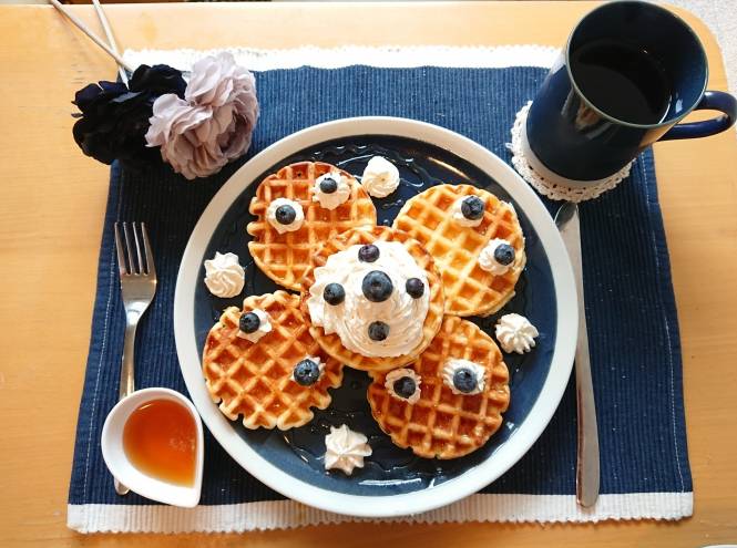みりん蜜のブルーベリーワッフル