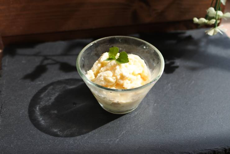 やさしい味わいの梨ミルクアイス