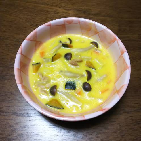 秋の味覚 キノコとカボチャのおからパウダー入りシチュー