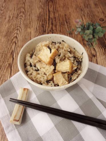 おからパウダー入り★ひじきと厚揚げの炊き込みご飯