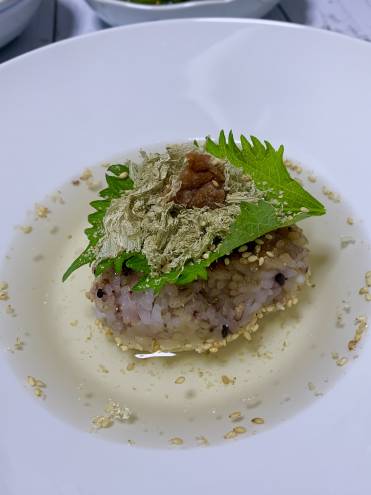 焼きおにぎりの出汁茶漬け