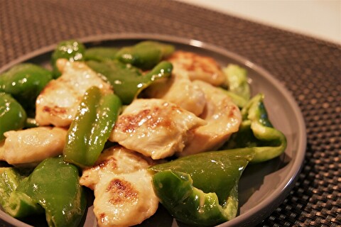 鶏とピーマンのマヨ照り