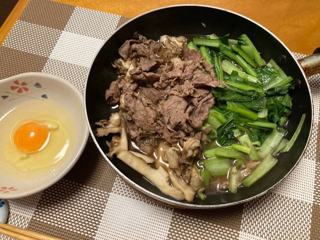 牛肉と小松菜のシンプルすき焼き