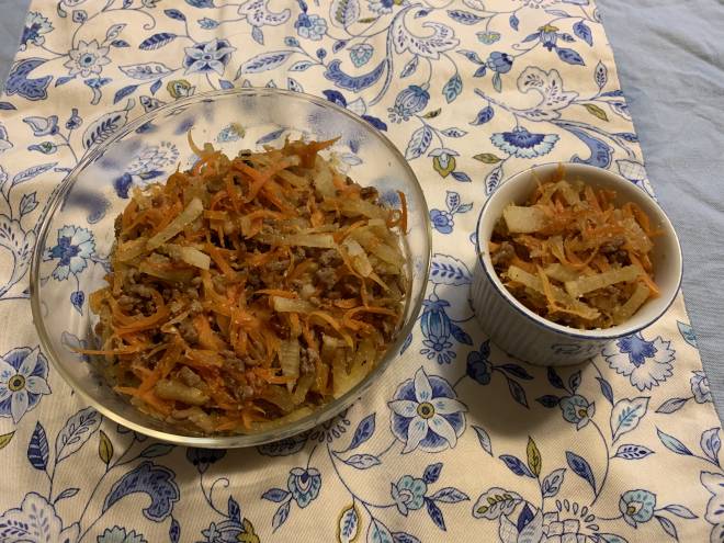 ひき肉入りきんぴら人参