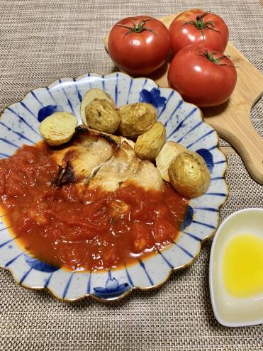 やわらかローストチキンのトマトソースがけ