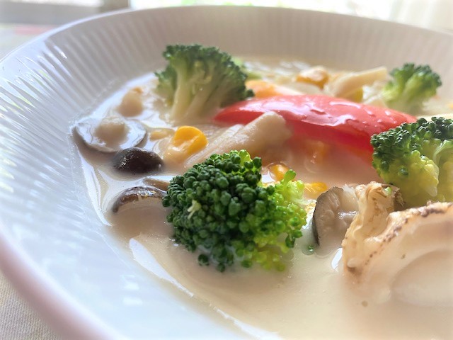 ルウ半量？滋味豊かで贅沢味のホワイトシチュー　決め手は料理酒