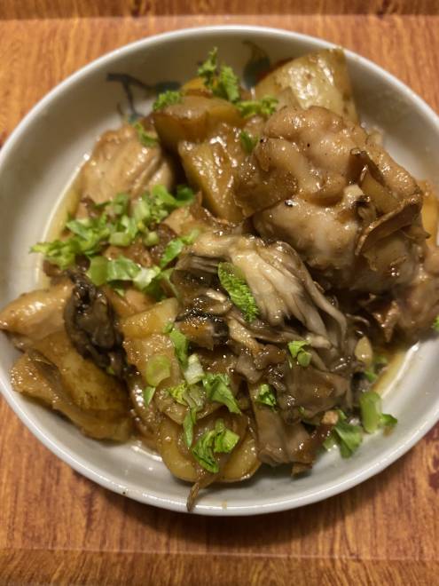 新じゃがいもと舞茸の甘辛煮