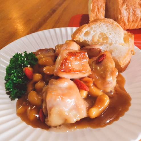 チキンとナッツのキャラメル煮