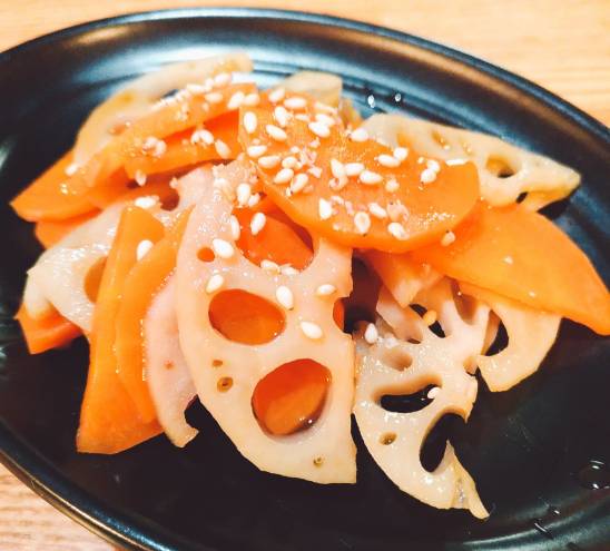 電子レンジで作る、れんこんと人参のきんぴら