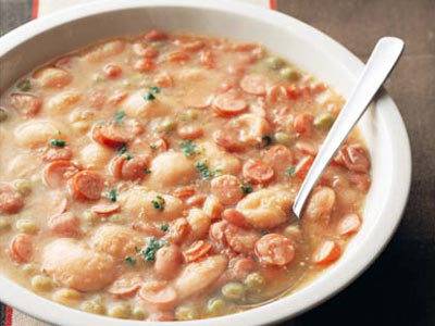 豆とソーセージのスープ