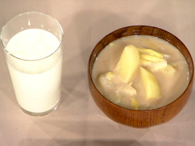 牛乳入り減塩みそ汁