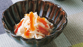 かぶと干しあんずの甘酢あえ