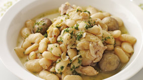 白いんげんと鶏肉の蒸し煮