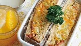 コールスローサラダとコンビーフのホットサンド