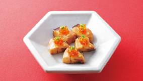 ぶりの煮こごり添え