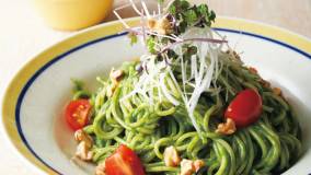 春菊と桜えびのペーストのパスタ