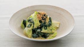 わかめと春キャベツのごまからし酢じょうゆあえ