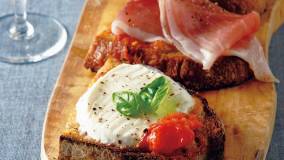 焼きトマトのブルスケッタ