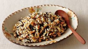 鶏ひき肉と芽ひじきのチャーハン