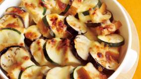 夏野菜と厚揚げのはちみつみそチーズ