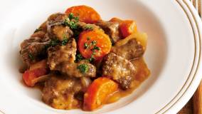 牛肉とにんじんのビール煮