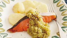 蒸し鮭のなすソース