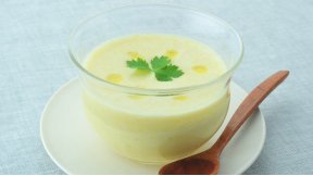 とうもろこしの冷製すりながし