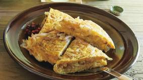 白菜漬けともやしの卵焼き