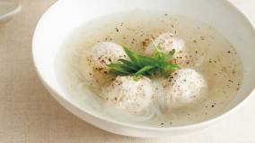 鶏だんごと春雨のスープ