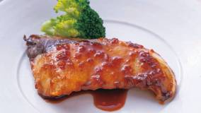 ぶりのピリ辛照り焼き