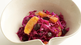 紫キャベツのオレンジ風味サラダ