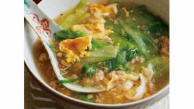 鶏そぼろとレタスのスープ