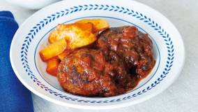 プルーンでデミ風煮込みハンバーグ