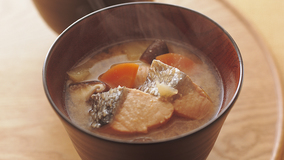 鮭と野菜のみそ汁
