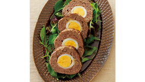 ゆで卵入りミートローフ