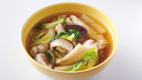 鶏手羽と白菜のスープ